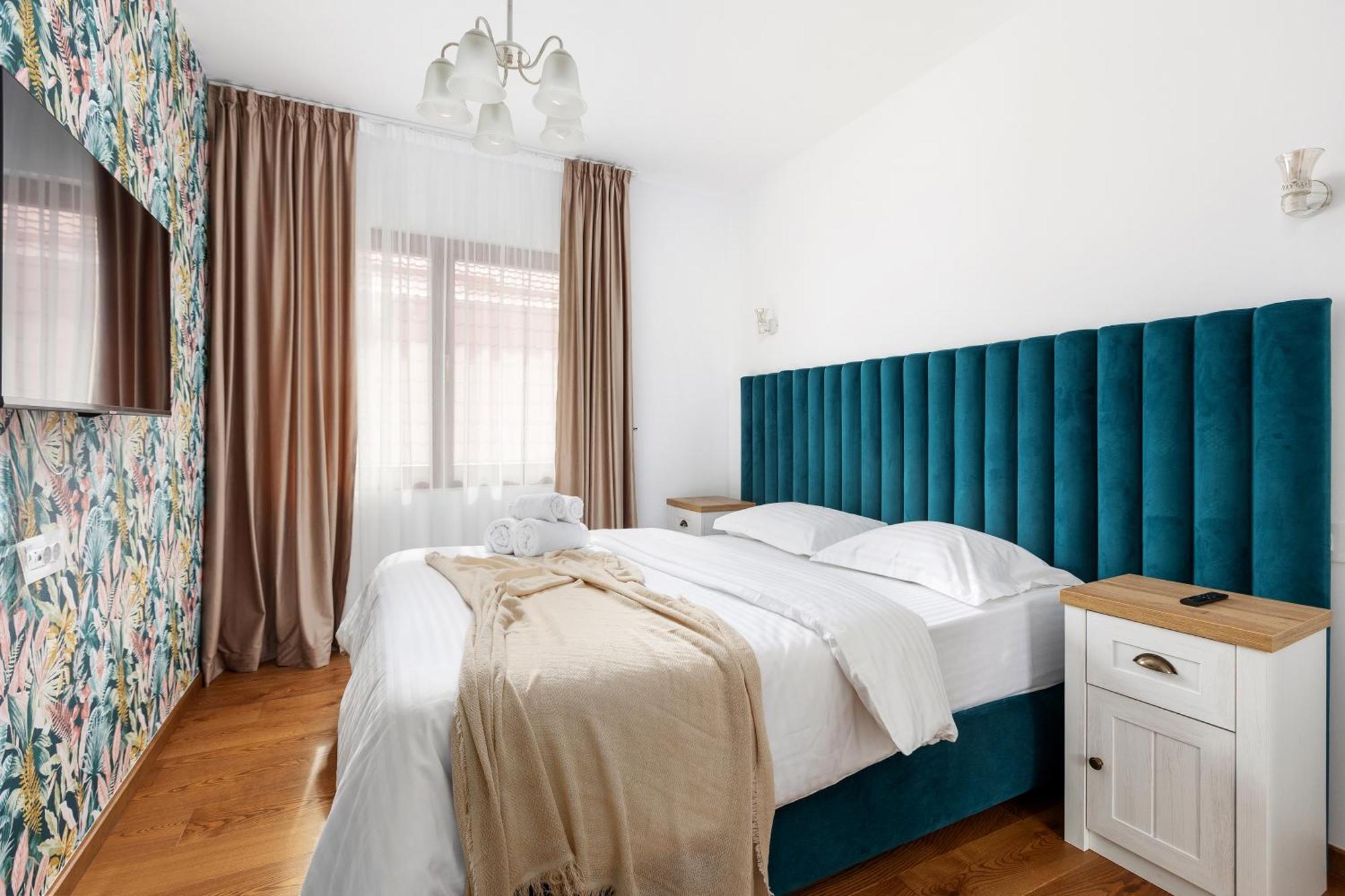 Peak Aparthotel - Old Town - By Cityhost Брашов Екстер'єр фото