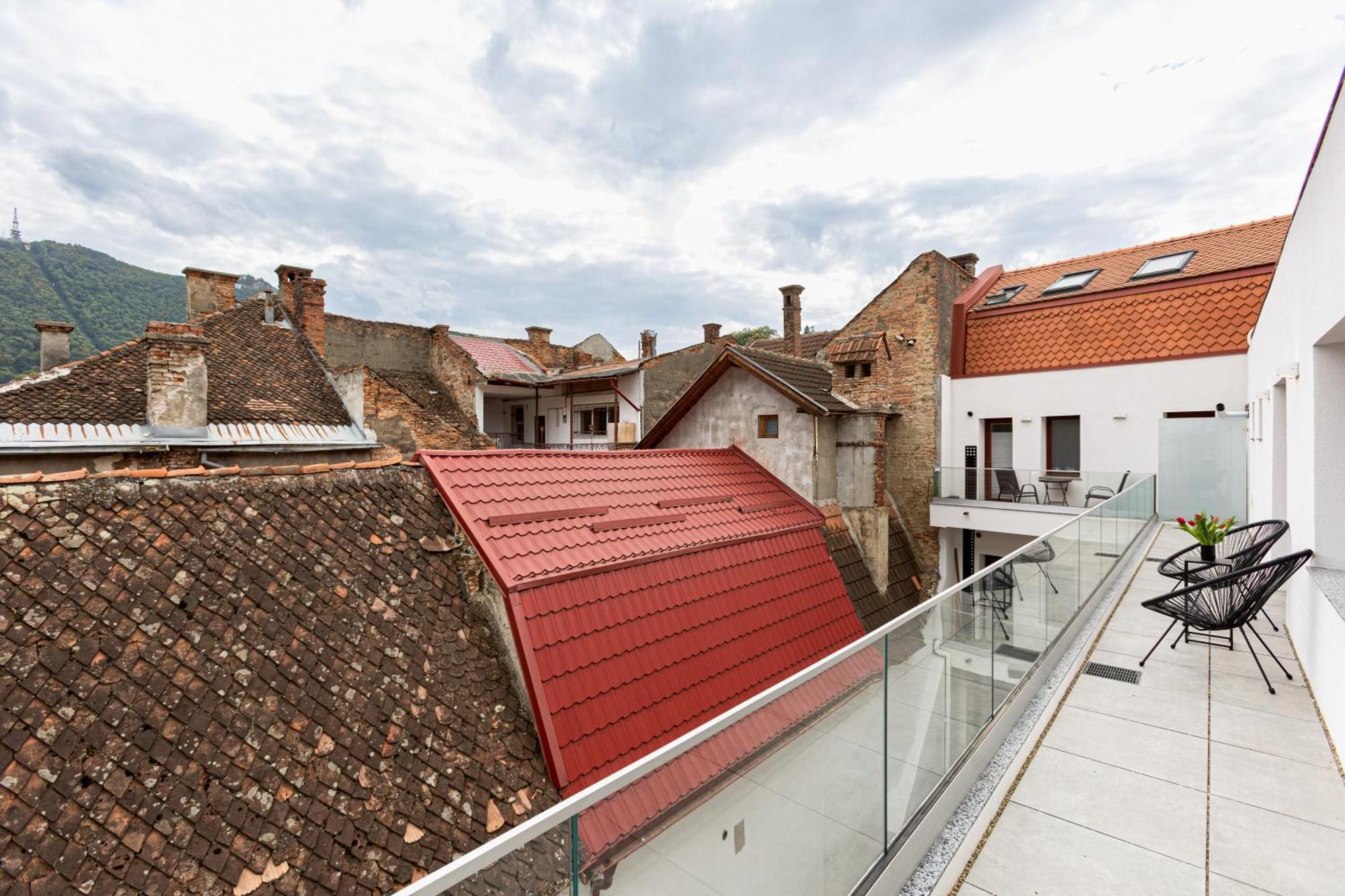 Peak Aparthotel - Old Town - By Cityhost Брашов Екстер'єр фото